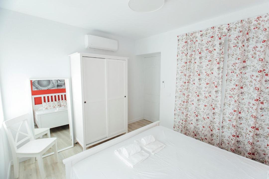 Colorful And Diaphanous- 3bd 1bth - Peral Apartment *