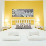 Colorful And Diaphanous- 3Bd 1Bth - Peral